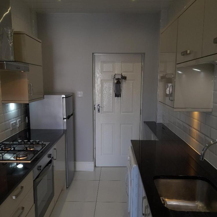 Lytham Apartment Литам Сент Аннс Екстериор снимка